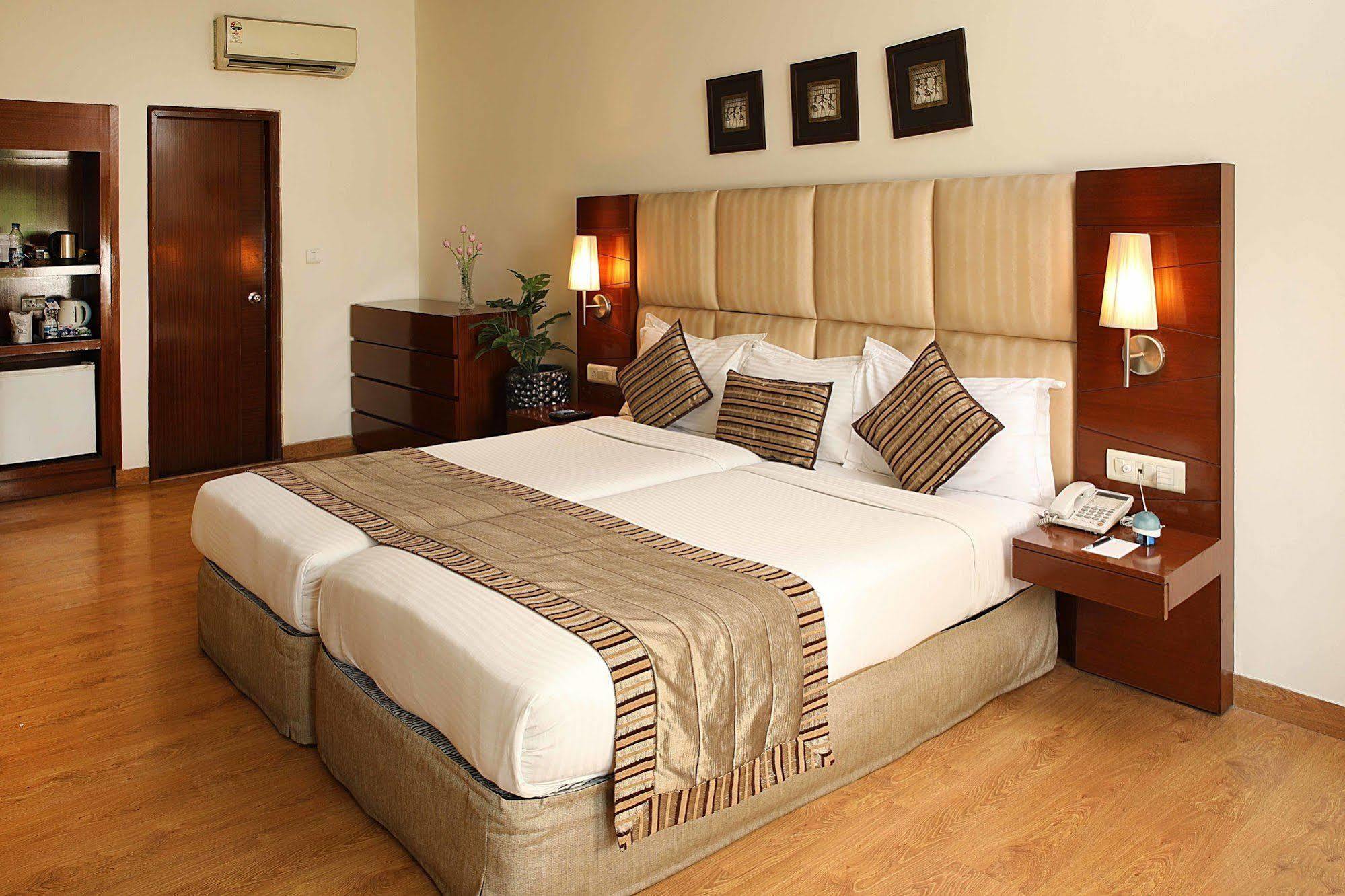 Ahuja Residency Sunder Nagar Hotel New Delhi Exterior photo