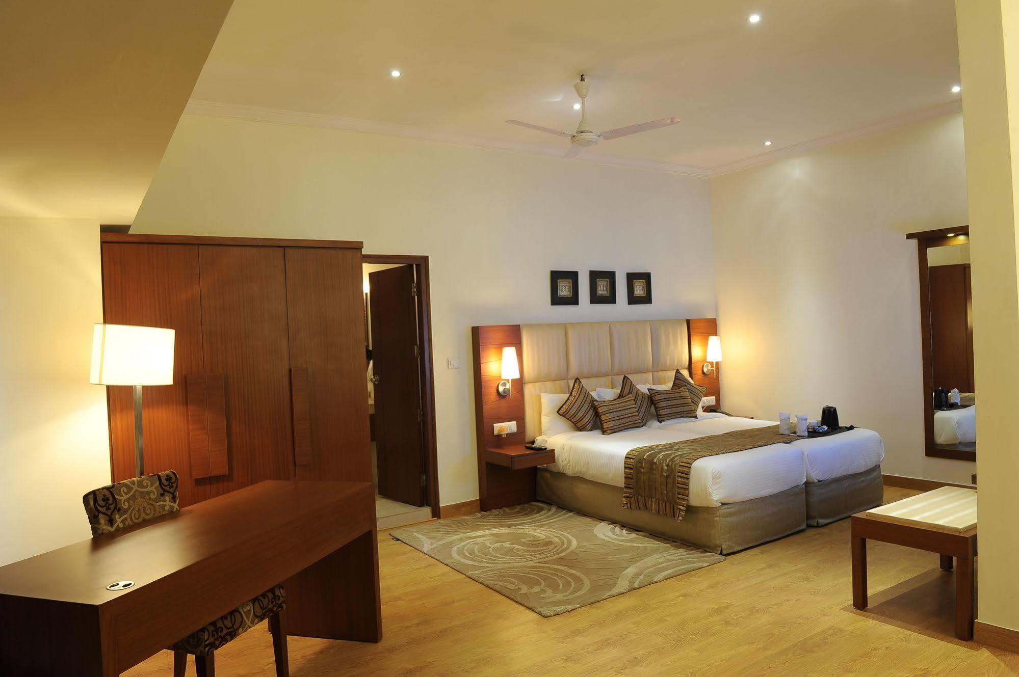 Ahuja Residency Sunder Nagar Hotel New Delhi Exterior photo