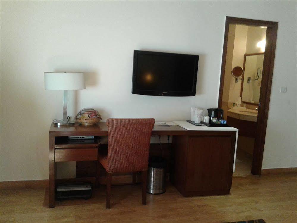 Ahuja Residency Sunder Nagar Hotel New Delhi Exterior photo